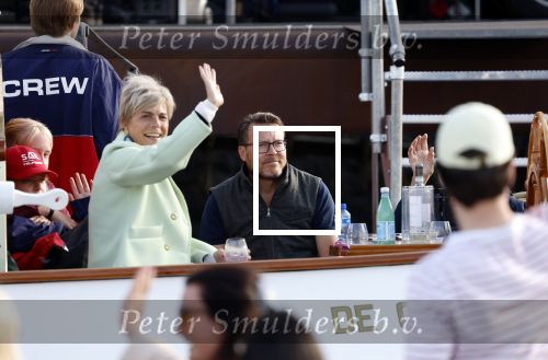 Amsterdam 21 augustus 2025
Prinses Beatrix op de groene Draeck tijdens de tweede dag van Sail . Aanwezig Prins Constantijn Prinses Laurentien Prinses Eloise en Prins Claus Cazimir