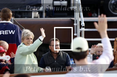 Amsterdam 21 augustus 2025
Prinses Beatrix op de groene Draeck tijdens de tweede dag van Sail . Aanwezig Prins Constantijn Prinses Laurentien Prinses Eloise en Prins Claus Cazimir
