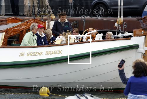 Amsterdam 21 augustus 2025
Prinses Beatrix op de groene Draeck tijdens de tweede dag van Sail . Aanwezig Prins Constantijn Prinses Laurentien Prinses Eloise en Prins Claus Cazimir