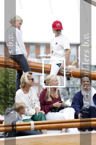 Amsterdam 21 augustus 2025
Prinses Beatrix op de groene Draeck tijdens de tweede dag van Sail . Aanwezig oa Prinses Mabel met dochters Luana en Zaria . Ook aanwezig prins Cazimir en prinses Carolina de Bourbon de Parma met haar kinderen Alaia en Xavier .
Ook de moeder van Prinses Mabel was aanwezig .