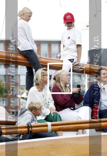 Amsterdam 21 augustus 2025
Prinses Beatrix op de groene Draeck tijdens de tweede dag van Sail . Aanwezig oa Prinses Mabel met dochters Luana en Zaria . Ook aanwezig prins Cazimir en prinses Carolina de Bourbon de Parma met haar kinderen Alaia en Xavier .
Ook de moeder van Prinses Mabel was aanwezig .