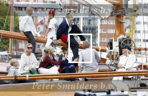 Amsterdam 21 augustus 2025
Prinses Beatrix op de groene Draeck tijdens de tweede dag van Sail . Aanwezig oa Prinses Mabel met dochters Luana en Zaria . Ook aanwezig prins Cazimir en prinses Carolina de Bourbon de Parma met haar kinderen Alaia en Xavier .
Ook de moeder van Prinses Mabel was aanwezig .
