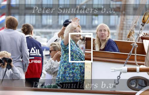 Amsterdam 21 augustus 2025
Prinses Beatrix op de groene Draeck tijdens de tweede dag van Sail . Aanwezig oa Prinses Mabel met dochters Luana en Zaria . Ook aanwezig prins Cazimir en prinses Carolina de Bourbon de Parma met haar kinderen Alaia en Xavier .
Ook de moeder van Prinses Mabel was aanwezig .