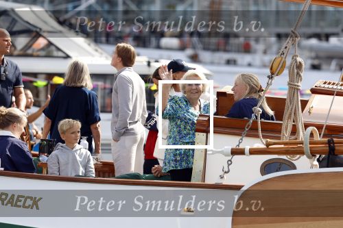 Amsterdam 21 augustus 2025
Prinses Beatrix op de groene Draeck tijdens de tweede dag van Sail . Aanwezig oa Prinses Mabel met dochters Luana en Zaria . Ook aanwezig prins Cazimir en prinses Carolina de Bourbon de Parma met haar kinderen Alaia en Xavier .
Ook de moeder van Prinses Mabel was aanwezig .