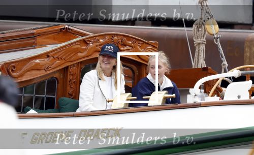 Amsterdam 21 augustus 2025
Prinses Beatrix op de groene Draeck tijdens de tweede dag van Sail . Aanwezig oa Prinses Mabel met dochters Luana en Zaria . Ook aanwezig prins Cazimir en prinses Carolina de Bourbon de Parma met haar kinderen Alaia en Xavier .
Ook de moeder van Prinses Mabel was aanwezig .