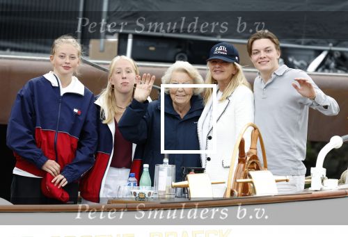 Amsterdam 21 augustus 2025
Prinses Beatrix op de groene Draeck tijdens de tweede dag van Sail . Aanwezig oa Prinses Mabel met dochters Luana en Zaria . Ook aanwezig prins Cazimir en prinses Carolina de Bourbon de Parma met haar kinderen Alaia en Xavier .
Ook de moeder van Prinses Mabel was aanwezig .