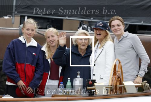 Amsterdam 21 augustus 2025
Prinses Beatrix op de groene Draeck tijdens de tweede dag van Sail . Aanwezig oa Prinses Mabel met dochters Luana en Zaria . Ook aanwezig prins Cazimir en prinses Carolina de Bourbon de Parma met haar kinderen Alaia en Xavier .
Ook de moeder van Prinses Mabel was aanwezig .