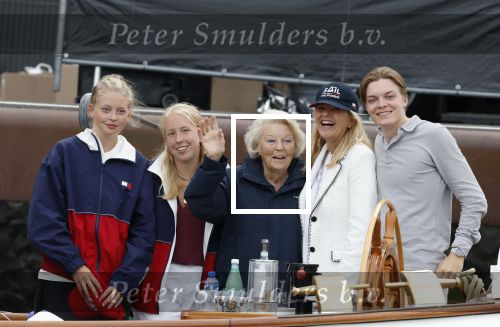 Amsterdam 21 augustus 2025
Prinses Beatrix op de groene Draeck tijdens de tweede dag van Sail . Aanwezig oa Prinses Mabel met dochters Luana en Zaria . Ook aanwezig prins Cazimir en prinses Carolina de Bourbon de Parma met haar kinderen Alaia en Xavier .
Ook de moeder van Prinses Mabel was aanwezig .