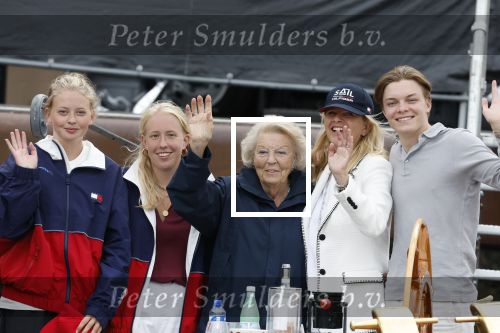 Amsterdam 21 augustus 2025
Prinses Beatrix op de groene Draeck tijdens de tweede dag van Sail . Aanwezig oa Prinses Mabel met dochters Luana en Zaria . Ook aanwezig prins Cazimir en prinses Carolina de Bourbon de Parma met haar kinderen Alaia en Xavier .
Ook de moeder van Prinses Mabel was aanwezig .