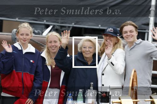 Amsterdam 21 augustus 2025
Prinses Beatrix op de groene Draeck tijdens de tweede dag van Sail . Aanwezig oa Prinses Mabel met dochters Luana en Zaria . Ook aanwezig prins Cazimir en prinses Carolina de Bourbon de Parma met haar kinderen Alaia en Xavier .
Ook de moeder van Prinses Mabel was aanwezig .