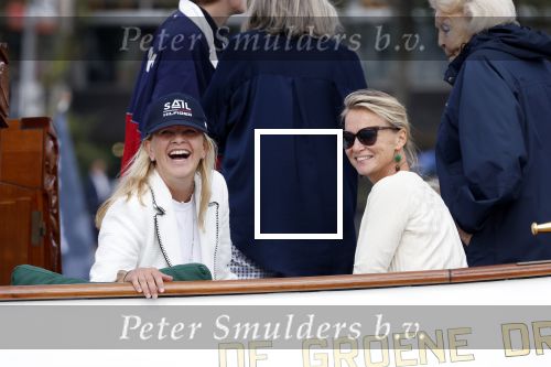 Amsterdam 21 augustus 2025
Prinses Beatrix op de groene Draeck tijdens de tweede dag van Sail . Aanwezig oa Prinses Mabel met dochters Luana en Zaria . Ook aanwezig prins Cazimir en prinses Carolina de Bourbon de Parma met haar kinderen Alaia en Xavier .
Ook de moeder van Prinses Mabel was aanwezig .