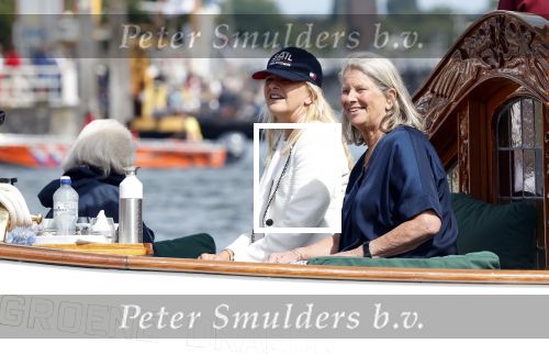 Amsterdam 21 augustus 2025
Prinses Beatrix op de groene Draeck tijdens de tweede dag van Sail . Aanwezig oa Prinses Mabel met dochters Luana en Zaria . Ook aanwezig prins Cazimir en prinses Carolina de Bourbon de Parma met haar kinderen Alaia en Xavier .
Ook de moeder van Prinses Mabel was aanwezig .