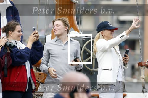 Amsterdam 21 augustus 2025
Prinses Beatrix op de groene Draeck tijdens de tweede dag van Sail . Aanwezig oa Prinses Mabel met dochters Luana en Zaria . Ook aanwezig prins Cazimir en prinses Carolina de Bourbon de Parma met haar kinderen Alaia en Xavier .
Ook de moeder van Prinses Mabel was aanwezig .