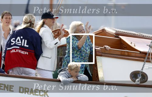 Amsterdam 21 augustus 2025
Prinses Beatrix op de groene Draeck tijdens de tweede dag van Sail . Aanwezig oa Prinses Mabel met dochters Luana en Zaria . Ook aanwezig prins Cazimir en prinses Carolina de Bourbon de Parma met haar kinderen Alaia en Xavier .
Ook de moeder van Prinses Mabel was aanwezig .