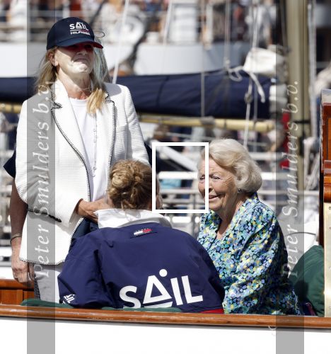 Amsterdam 21 augustus 2025
Prinses Beatrix op de groene Draeck tijdens de tweede dag van Sail . Aanwezig oa Prinses Mabel met dochters Luana en Zaria . Ook aanwezig prins Cazimir en prinses Carolina de Bourbon de Parma met haar kinderen Alaia en Xavier .
Ook de moeder van Prinses Mabel was aanwezig .