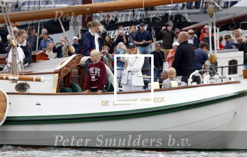 Amsterdam 21 augustus 2025
Prinses Beatrix op de groene Draeck tijdens de tweede dag van Sail . Aanwezig oa Prinses Mabel met dochters Luana en Zaria . Ook aanwezig prins Cazimir en prinses Carolina de Bourbon de Parma met haar kinderen Alaia en Xavier .
Ook de moeder van Prinses Mabel was aanwezig .