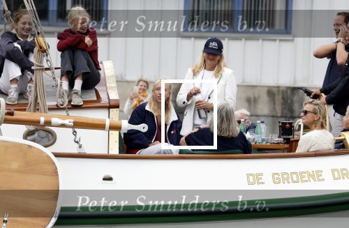 Amsterdam 21 augustus 2025
Prinses Beatrix op de groene Draeck tijdens de tweede dag van Sail . Aanwezig oa Prinses Mabel met dochters Luana en Zaria . Ook aanwezig prins Cazimir en prinses Carolina de Bourbon de Parma met haar kinderen Alaia en Xavier .
Ook de moeder van Prinses Mabel was aanwezig .