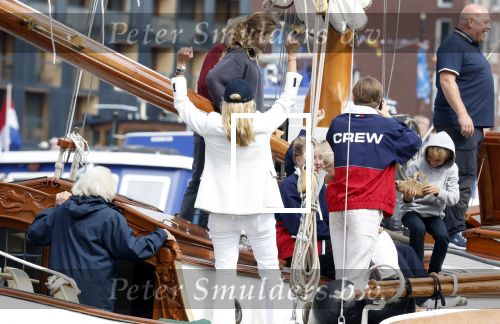 Amsterdam 21 augustus 2025
Prinses Beatrix op de groene Draeck tijdens de tweede dag van Sail . Aanwezig oa Prinses Mabel met dochters Luana en Zaria . Ook aanwezig prins Cazimir en prinses Carolina de Bourbon de Parma met haar kinderen Alaia en Xavier .
Ook de moeder van Prinses Mabel was aanwezig .