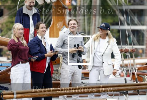 Amsterdam 21 augustus 2025
Prinses Beatrix op de groene Draeck tijdens de tweede dag van Sail . Aanwezig oa Prinses Mabel met dochters Luana en Zaria . Ook aanwezig prins Cazimir en prinses Carolina de Bourbon de Parma met haar kinderen Alaia en Xavier .
Ook de moeder van Prinses Mabel was aanwezig .