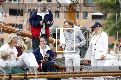 Amsterdam 21 augustus 2025
Prinses Beatrix op de groene Draeck tijdens de tweede dag van Sail . Aanwezig oa Prinses Mabel met dochters Luana en Zaria . Ook aanwezig prins Cazimir en prinses Carolina de Bourbon de Parma met haar kinderen Alaia en Xavier .
Ook de moeder van Prinses Mabel was aanwezig .