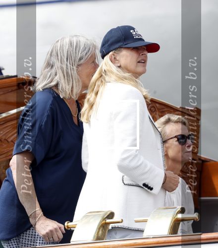 Amsterdam 21 augustus 2025
Prinses Beatrix op de groene Draeck tijdens de tweede dag van Sail . Aanwezig oa Prinses Mabel met dochters Luana en Zaria . Ook aanwezig prins Cazimir en prinses Carolina de Bourbon de Parma met haar kinderen Alaia en Xavier .
Ook de moeder van Prinses Mabel was aanwezig .