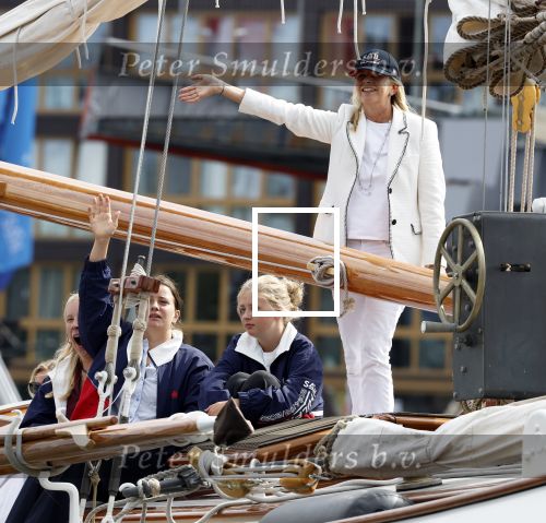 Amsterdam 21 augustus 2025
Prinses Beatrix op de groene Draeck tijdens de tweede dag van Sail . Aanwezig oa Prinses Mabel met dochters Luana en Zaria . Ook aanwezig prins Cazimir en prinses Carolina de Bourbon de Parma met haar kinderen Alaia en Xavier .
Ook de moeder van Prinses Mabel was aanwezig .