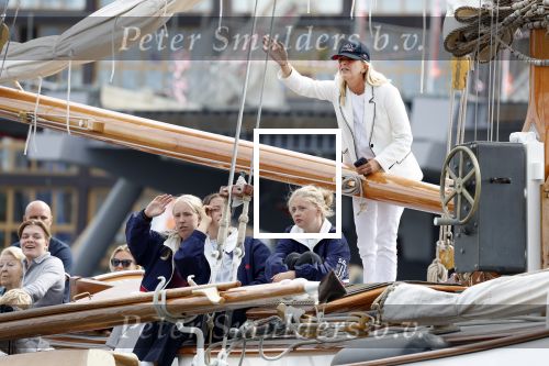 Amsterdam 21 augustus 2025
Prinses Beatrix op de groene Draeck tijdens de tweede dag van Sail . Aanwezig oa Prinses Mabel met dochters Luana en Zaria . Ook aanwezig prins Cazimir en prinses Carolina de Bourbon de Parma met haar kinderen Alaia en Xavier .
Ook de moeder van Prinses Mabel was aanwezig .