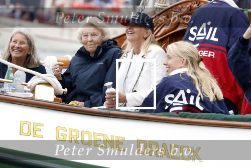 Amsterdam 21 augustus 2025
Prinses Beatrix op de groene Draeck tijdens de tweede dag van Sail . Aanwezig oa Prinses Mabel met dochters Luana en Zaria . Ook aanwezig prins Cazimir en prinses Carolina de Bourbon de Parma met haar kinderen Alaia en Xavier .
Ook de moeder van Prinses Mabel was aanwezig .