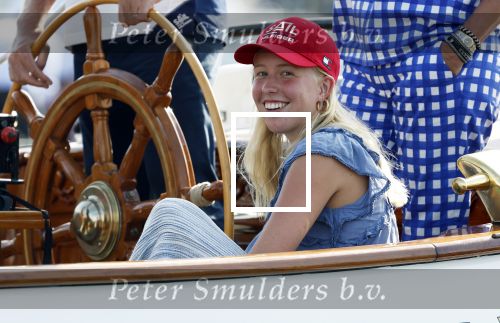 Amsterdam 20 augustus 2025
Koning Willem Alexander Prinses Mabel en (prinses Luana ) Gravin Luana op de groene Draeck tijdens de eerste dag van Sail Amsterdam . Er vaart ongelofelijk veel beveiliging Politie in boten op jet skis en een speciaal beveiligingsteam van de Marechaussee BSB ( Brigade Speciale Beveiligingsopdrachten ) mee met de groene Draeck