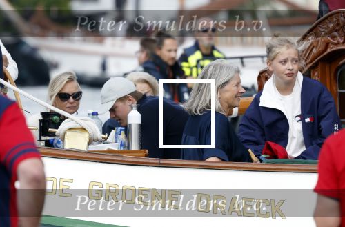 Amsterdam 21 augustus 2025
Prinses Beatrix op de groene Draeck tijdens de tweede dag van Sail . Aanwezig oa Prinses Mabel met dochters Luana en Zaria . Ook aanwezig prins Cazimir en prinses Carolina de Bourbon de Parma met haar kinderen Alaia en Xavier .
Ook de moeder van Prinses Mabel was aanwezig .