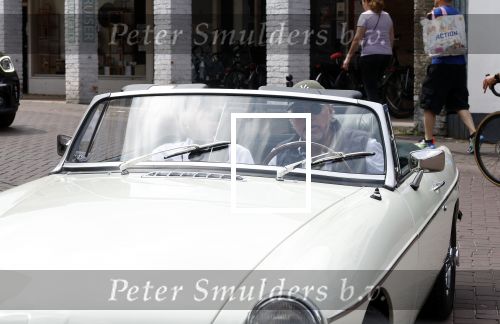Abcoude 8 augustus 2025
Richard Kemper en zijn vrouw samen in hun MG Cabrio van 1975