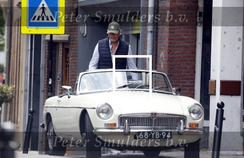 Abcoude 8 augustus 2025
Richard Kemper en zijn vrouw samen in hun MG Cabrio van 1975