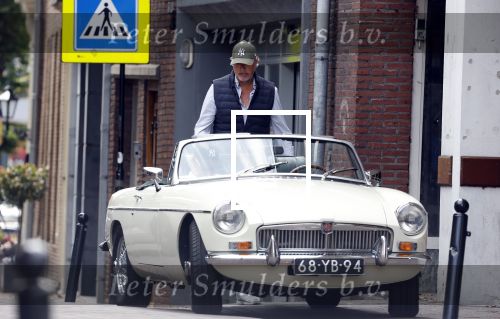 Abcoude 8 augustus 2025
Richard Kemper en zijn vrouw samen in hun MG Cabrio van 1975