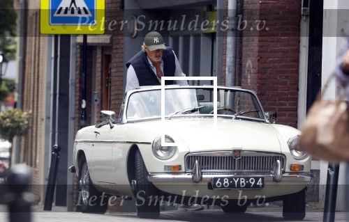 Abcoude 8 augustus 2025
Richard Kemper en zijn vrouw samen in hun MG Cabrio van 1975