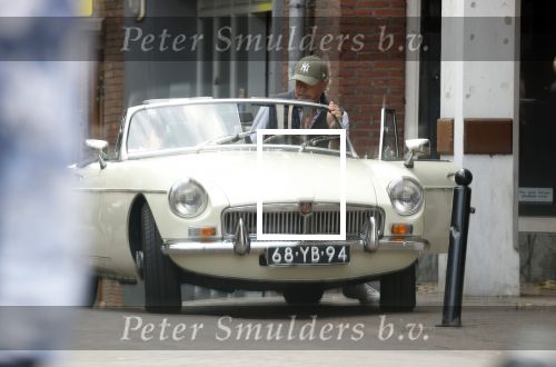 Abcoude 8 augustus 2025
Richard Kemper en zijn vrouw samen in hun MG Cabrio van 1975