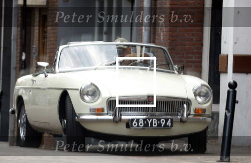Abcoude 8 augustus 2025
Richard Kemper en zijn vrouw samen in hun MG Cabrio van 1975