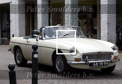 Abcoude 8 augustus 2025
Richard Kemper en zijn vrouw samen in hun MG Cabrio van 1975