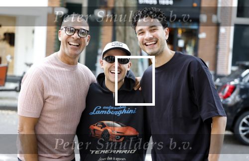 Amsterdam 8 augustus 2025
Ruud Gullit Lil Kleine en Nigel op de cornelis schuytstraat