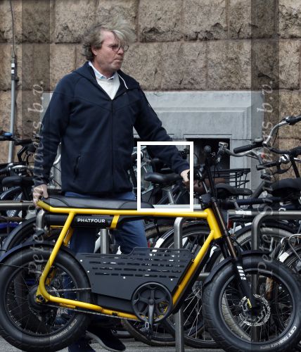 Amsterdam 5 augustus 2025
Wim Beelen op zijn Fatbike bij het conservatorium Hotel