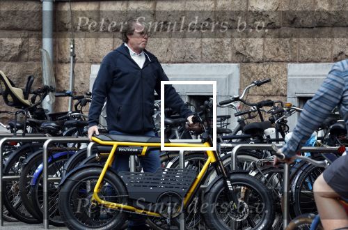 Amsterdam 5 augustus 2025
Wim Beelen op zijn Fatbike bij het conservatorium Hotel