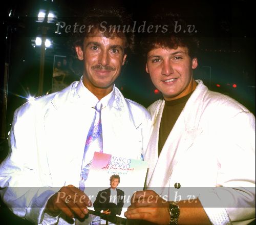 1990 Marco Borsato, 14 dagen nadat hij de soundmixshow heeft gewonnen samen met Rene Froger met zijn eerste single