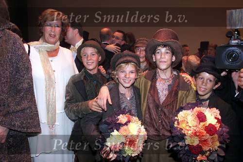 Amsterdam, 19 september 1999
Premiere OLIVIER
Annemarie jorrtitsma met cast