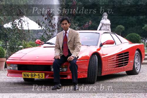 22 Sepstember 1999
Wibi Soerjadi
Hier met zijn Ferrari