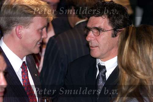 Amsterdam 17 September 1999
Uitreiking boek over 100 jaar Top-sport met o.a. Prins Willem Alexander hier in gesprek met Wim v Hanegem