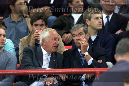 Eindhoven, 5 september 2000
PSV-Willem II komp. 2000/2001 Eindstand 2-2
Dokter Carel v d Brekel samen met Kees Ploegsma