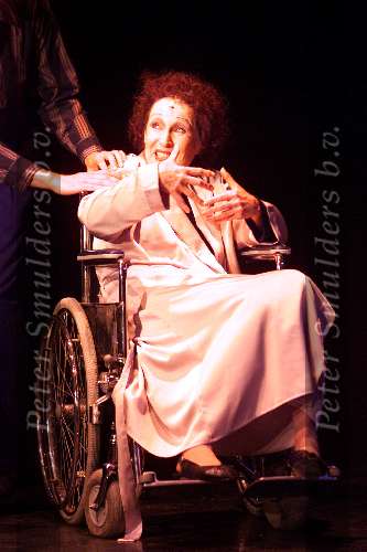 Amsterdam 6 September 2000
Liesbeth List bij een optreden als Edith Piaf en een CD-uitreiking
