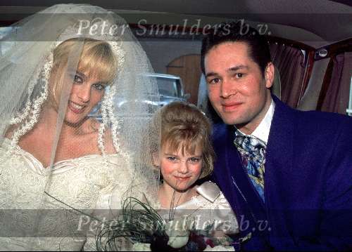 Sheila Timmerman met man en dochtertje
29 maart 2000