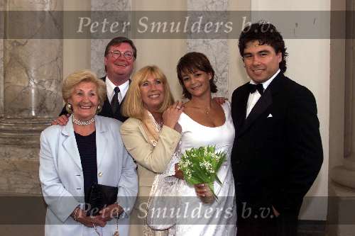 Amsterdam 6 september 2000
Trouwen Toni Alberti 
Jorge Castro Willeke Alberti en Ria Alberti