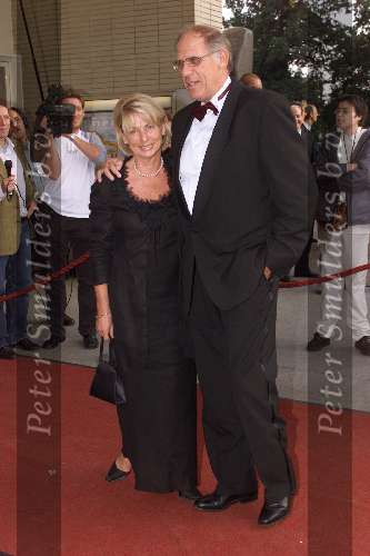 Utrecht 28 september2001
Uitreiking gouden Kalveren tijdens filmdagen.
Minister Hans Dijkstal met zijn vrouw