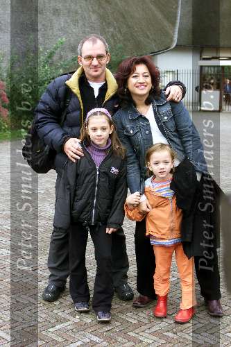 Kaatsheuvel, De Efteling 23 september 2001
2500e Efteling Sprookjes-show
Jeroen v Inkel met zijn vrouw en kinderen